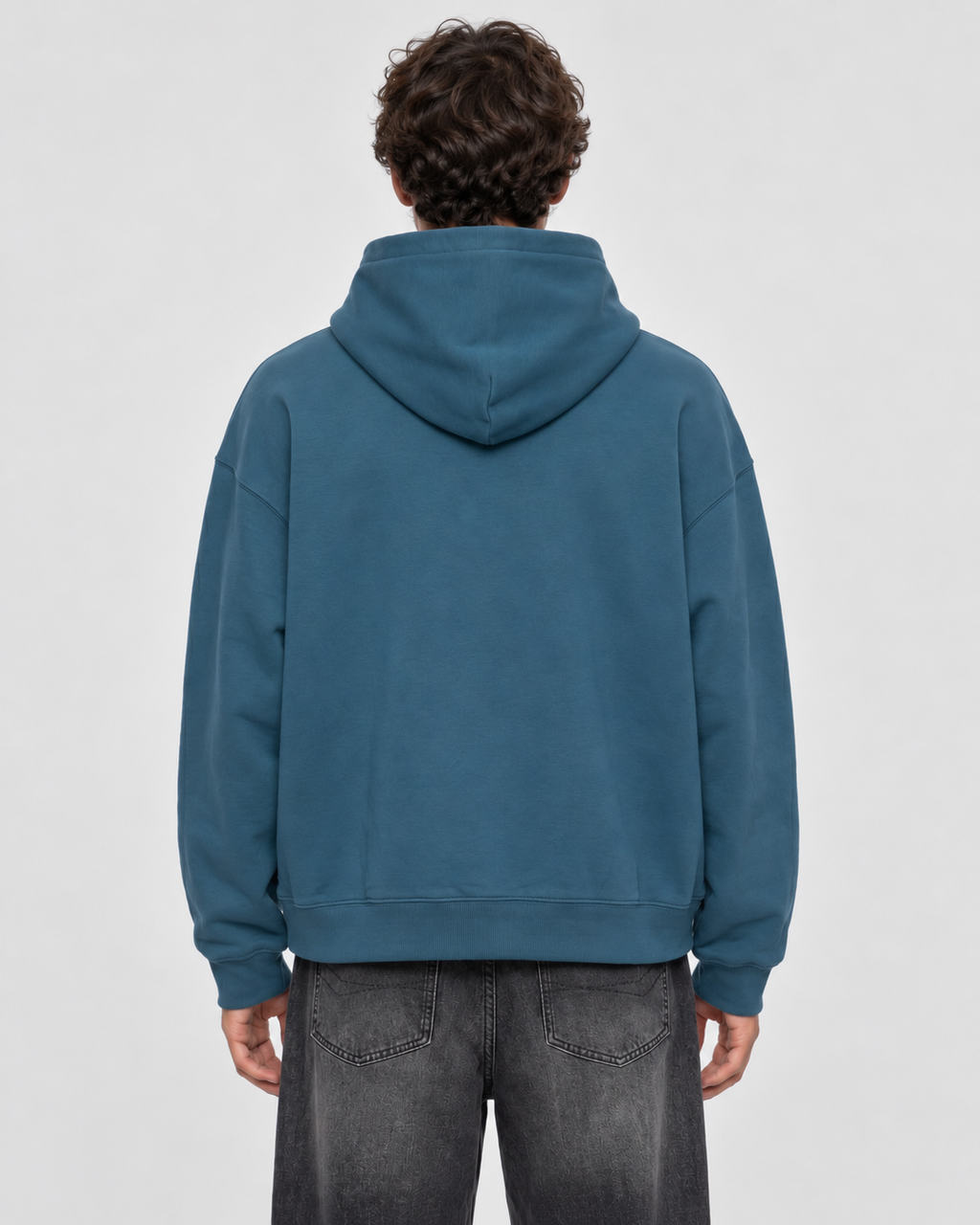oversized,oversizedhoodie,boxyhoodie,fleecehoodie,heavyweighthoodie,essentialhoodie,blankhoodie,streetwear,minimaliststreetwear,oversizedclothing,casualwear,winterhoodie,cosyhoodie,everdayessential,relaxedfit,hoodedsweatshirt,basichoodie