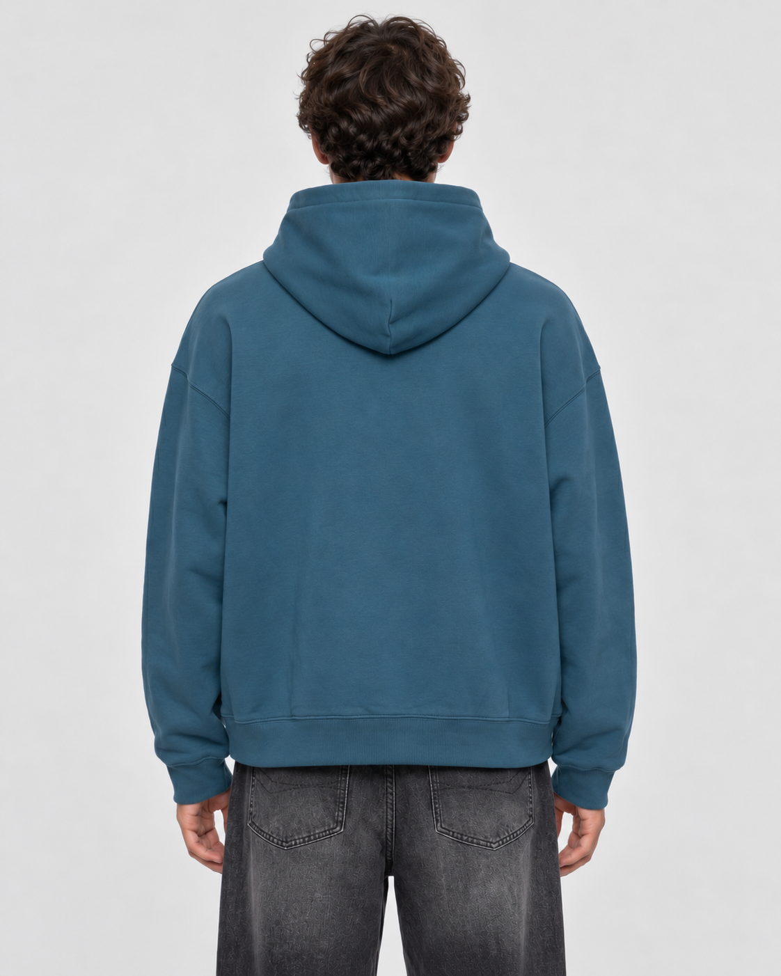 oversized,oversizedhoodie,boxyhoodie,fleecehoodie,heavyweighthoodie,essentialhoodie,blankhoodie,streetwear,minimaliststreetwear,oversizedclothing,casualwear,winterhoodie,cosyhoodie,everdayessential,relaxedfit,hoodedsweatshirt,basichoodie