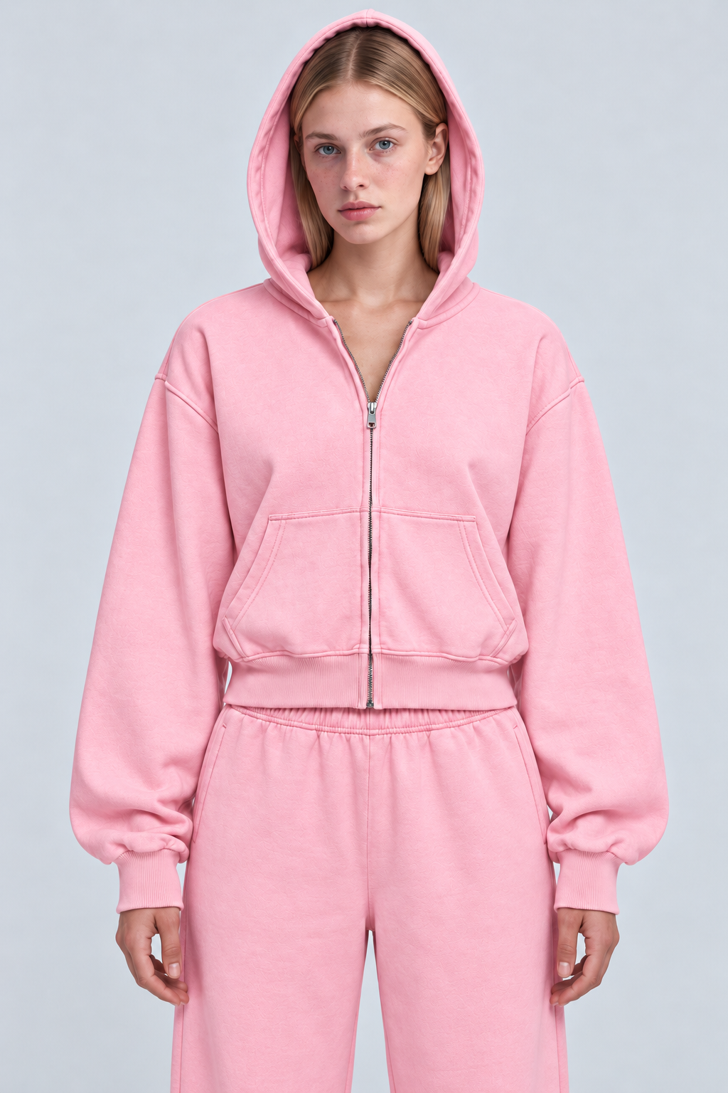 mineralwashhoodie,mineralwash,washedzipuphoodie,boxyhoodie,womenshoodie,zipuphoodie,vitnagehoodie,oversizedhoodie,streetwear,croppedzipuphoodie,cottonblendhoodie,matchingsweatpants,matchingset,everydayessentials