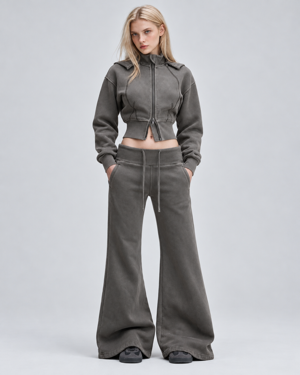 vintagewashedsweatpants,flaredsweatpants,womensflarejoggers,fleecesweatpants,streetwearpants,vintagejoggers,drawstringsweatpants,y2ksweatpants,womensloungepants,matchingsetpants,washedwidelegsweatpants,casualstreetwearbottoms,autumnloungeset