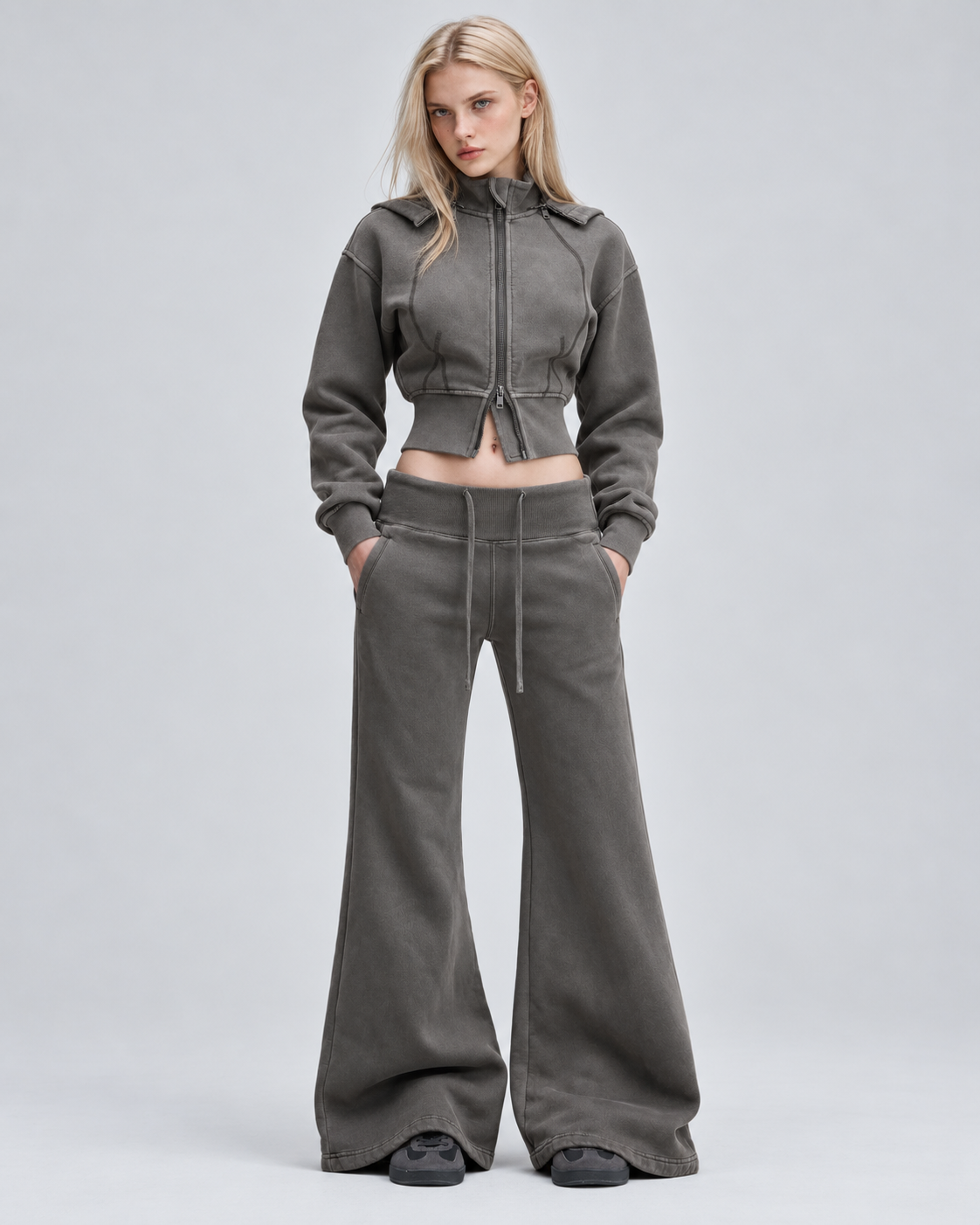 vintagewashedsweatpants,flaredsweatpants,womensflarejoggers,fleecesweatpants,streetwearpants,vintagejoggers,drawstringsweatpants,y2ksweatpants,womensloungepants,matchingsetpants,washedwidelegsweatpants,casualstreetwearbottoms,autumnloungeset