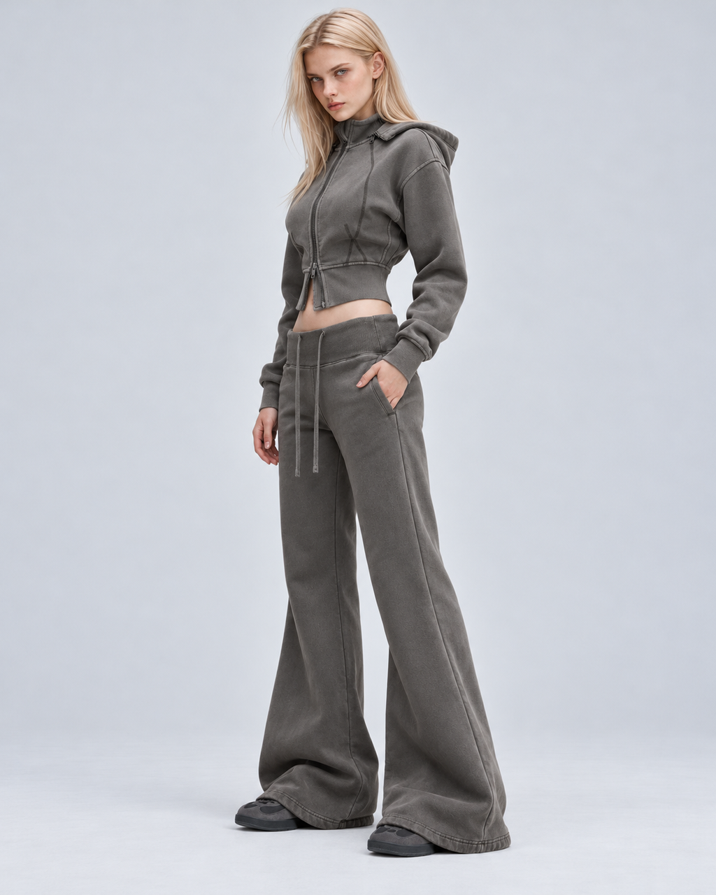 vintagewashedsweatpants,flaredsweatpants,womensflarejoggers,fleecesweatpants,streetwearpants,vintagejoggers,drawstringsweatpants,y2ksweatpants,womensloungepants,matchingsetpants,washedwidelegsweatpants,casualstreetwearbottoms,autumnloungeset