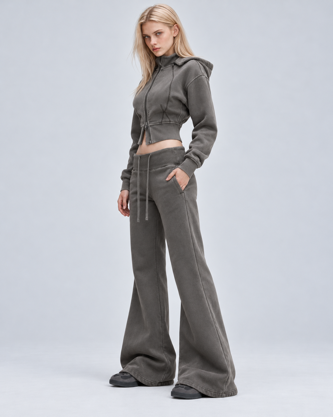 vintagewashedsweatpants,flaredsweatpants,womensflarejoggers,fleecesweatpants,streetwearpants,vintagejoggers,drawstringsweatpants,y2ksweatpants,womensloungepants,matchingsetpants,washedwidelegsweatpants,casualstreetwearbottoms,autumnloungeset