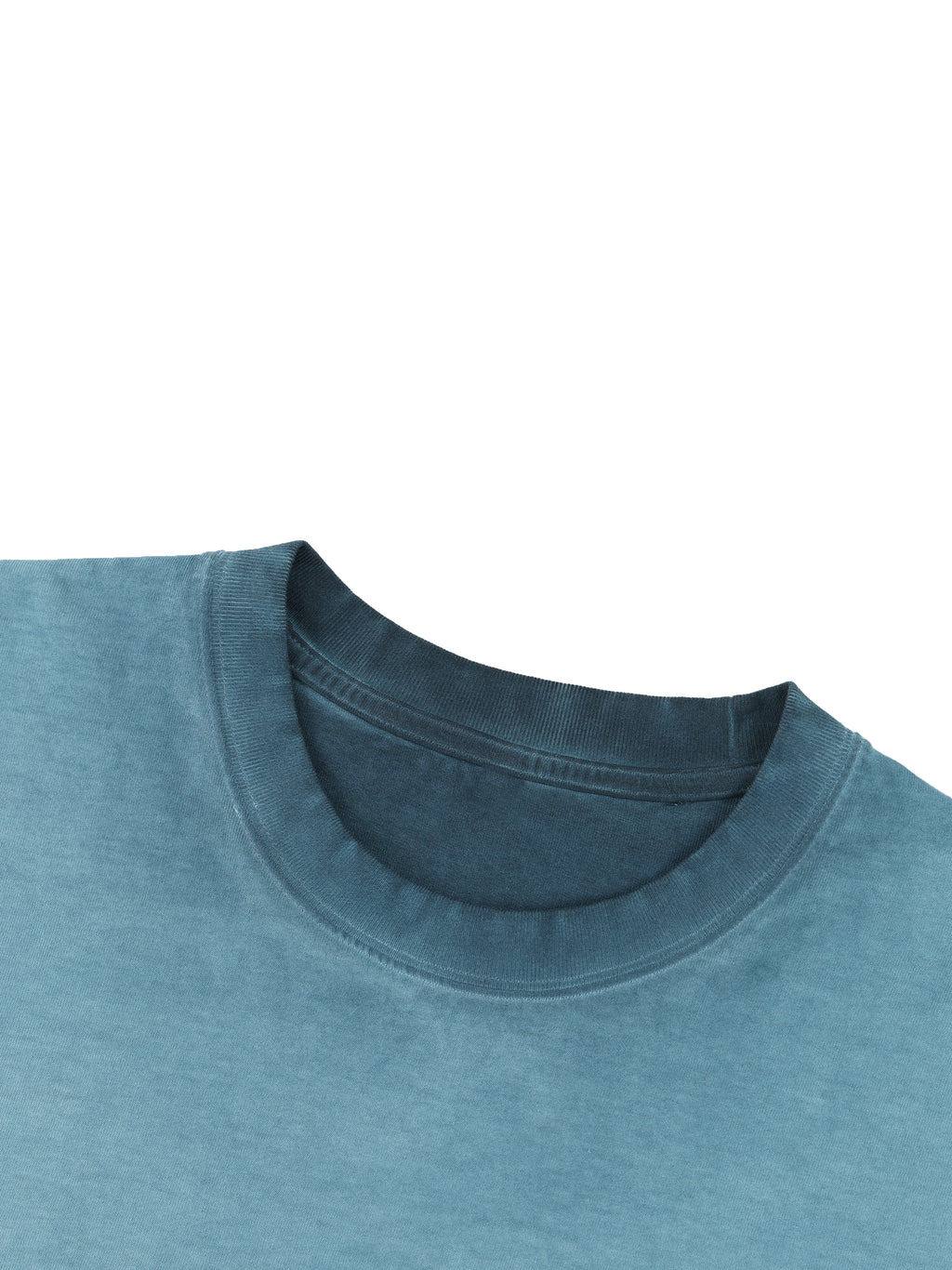 reverseddyedtshirt,vintagewashtshirt,boxytshirt,oversizedtshirt,unisextshirt,gradienttshirt,cottontshirt,washedtshirt,dropshouldertee,vintagestreetwear,y2kclothing,retrofashion,streetwear,loosefit,shortsleevetshirt,casualwear,minimaliststreetwear